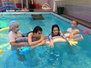 مزایای آب درمانی برای کودکان