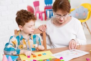 روش آموزش به کودکان اوتیسم