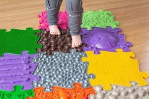 فواید تمرین های حسی برای کودکان اوتیسم