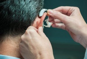ارزیابی گفتار درمانی برای بیماران با کم شنوایی