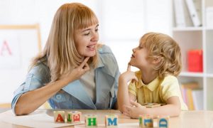 چگونه اختلال تلفظ را برطرف می کنید؟