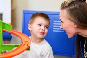 دلایل احتمالی صحبت نکردن کودک در سه سالگی