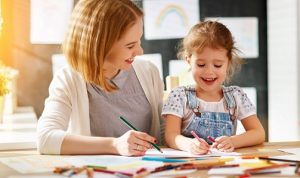چگونه می توانید به رشد گفتار کودک ۴ ساله خود در خانه کمک کنید؟