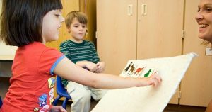 تکنیک گفتار درمانی برای اوتیسم: ارتباط تقویتی و جایگزین 