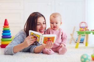 چرا تماس چشمی نوزاد بر رشد گفتار اهمیت دارد؟