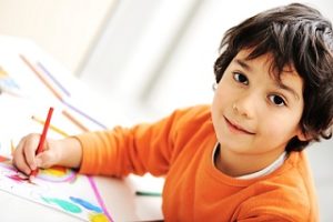 چه نوع نقاشی‌هایی برای کودکان بیش‌فعال مناسب است؟