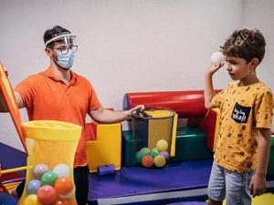 نقش خانواده در افزایش تحمل کاری کودک