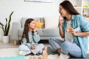 چه زمانی باید به گفتاردرمانگر مراجعه کرد؟
