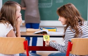 بهترین روش درمان کودکانی که سر کلاس نمی‌نشینند؟